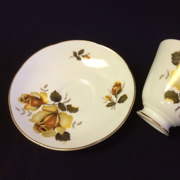 Royal Tara Ireland Bone China Yellow rose Fotted Cup & Saucer - Picture 11 of 11